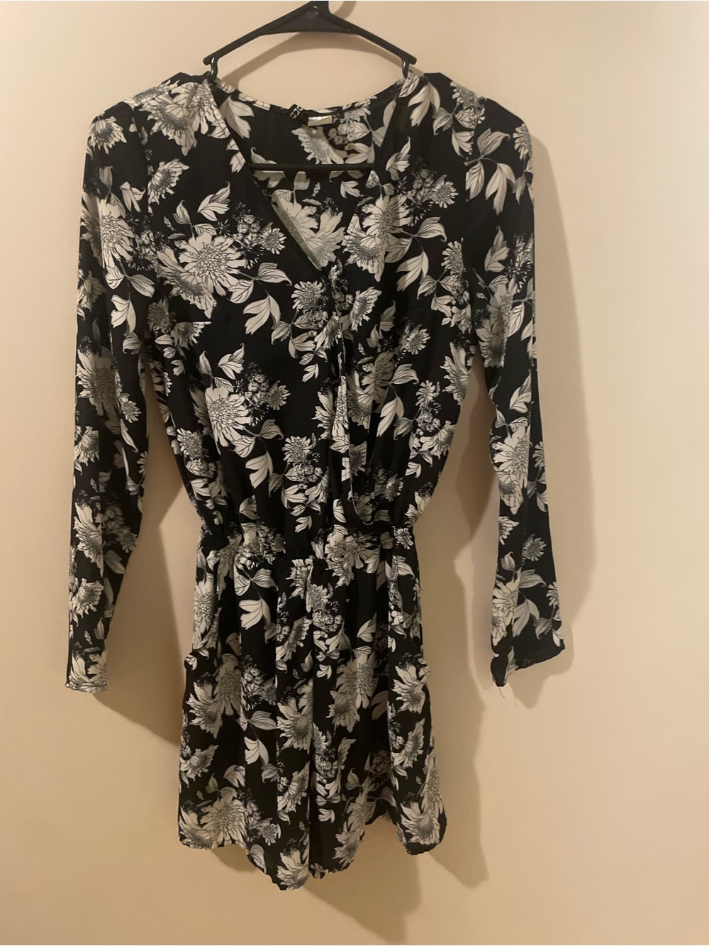 H&M Divided Black Floral Long-Sleeve V-Neck Romper